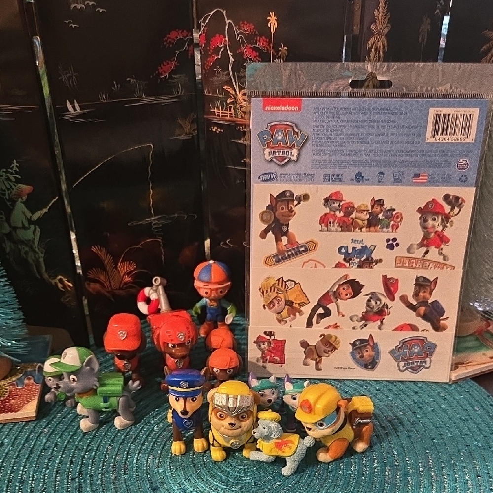 Nickelodeon Paw Patrol Action Figures - Blue, Yellow, Red